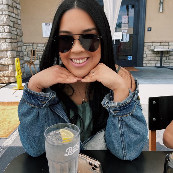 Meet your Posher, Bethany - Picture 3 of 3